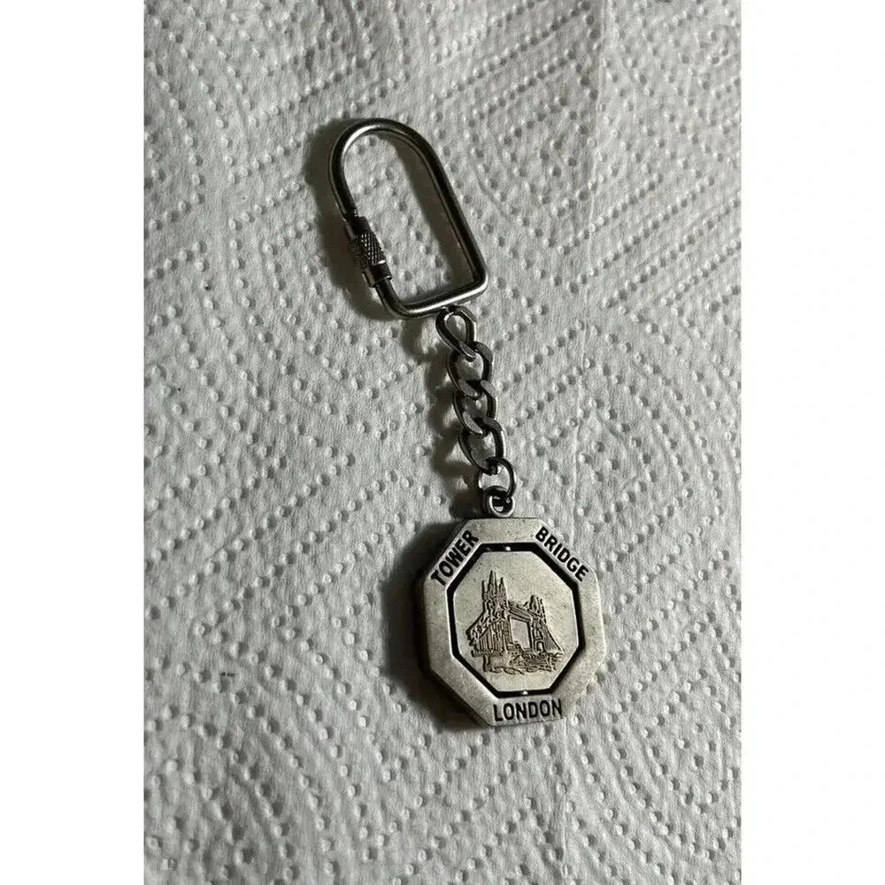 London Spinner Keychain England Souvenir City Sights Spinning Center Keyring